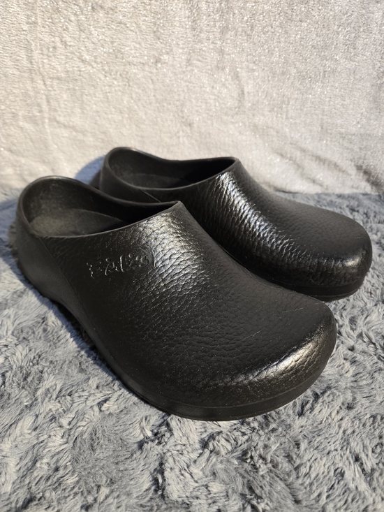 Birkenstock Shoes - Birki's By BIRKENSTOCK Womens Sz 9, Mens Sz 7 Black Slip-On Clog Shoes